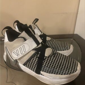 Boys Lebron Nike shoes